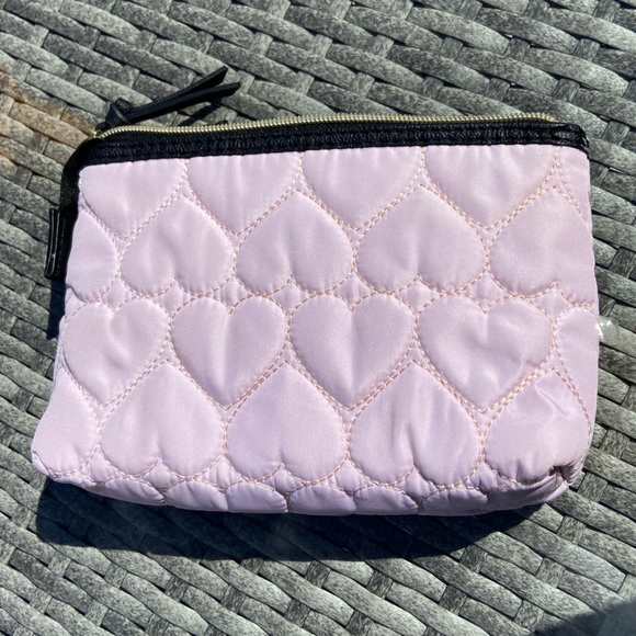 🩷 Betsey Johnson Pale Pink Heart Quilted 💕🌸 Cosmetic Case - Picture 5 of 11